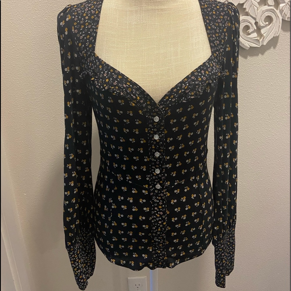 Free People LongSleeve Navy with floral detail, Shirt. Size Medium.